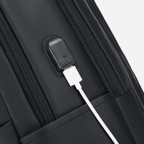 اشترِ شنطة لابتوب RAHALA RAL-816 بمصر. شنطة ظهر فاخرة تتسع للابتوب 15.6 بوصة ومزودة بمنفذ USB وخامة مقاومة للماء بأفضل سعر من KCS Store.