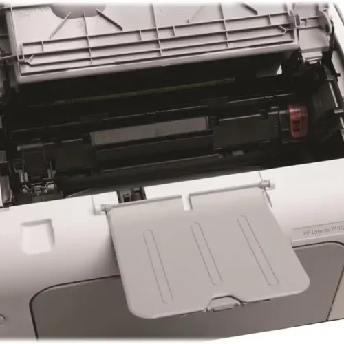 اشترِ طابعة HP LaserJet Pro P1102 استيراد فرز أول Grade A1 بمصر. طابعة ليزر أسود اقتصادية بسرعة 18ppm وتوفر في الحبر بأفضل سعر من KCS Store.