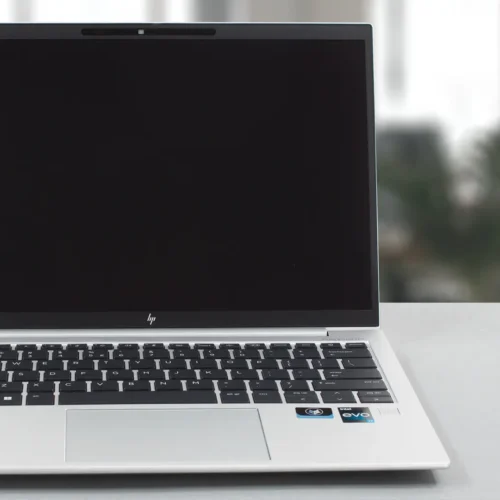 اشتري لابتوب اتش بي استيراد HP EliteBook 830 G9 بحالة الزيرو. معالج Core i5-1245U جيل 12، رامات 16GB DDR5، وشاشة 13.3 FHD. خفيف ومثالي لرجال الأعمال والبرمجة. اطلبه بأفضل سعر في مصر!