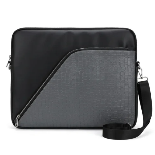 اشتري حافظة لابتوب جلد Premium Leather Laptop Sleeve 15.6 Inch بنقشة الجلد البارزة وخامات مقاومة للماء والصدمات. حماية متكاملة وجيب للشاحن بأفضل سعر إكسسوارات لابتوب في مصر!