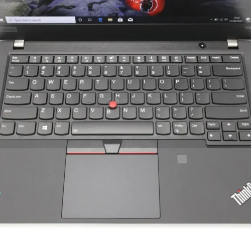 اشتري لابتوب لينوفو استيراد بحالة الزيرو Lenovo ThinkPad T490 معالج Core i7 جيل ثامن، رامات 16GB وكارت شاشة NVIDIA MX250 2GB. أداء بيزنس شاق وجرافيكس بأفضل سعر في مصر!