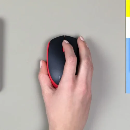 احصل على ماوس لوجيتك اللاسلكي Logitech M171 خفيف الوزن (69 جم) ببطارية تدوم حتى 12 شهراً ومستقبل Nano USB. تصميم متين ومريح للمكاتب والطلاب بأفضل سعر في مصر!