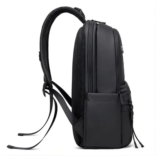 شنطة لابتوب Arctic Hunter B00536 مقاس 15.6 بوصة مقاومة للمياه والخدوش. تصميم فاخر وجيوب متعددة للحماية اليومية والتنقل بأفضل سعر في مصر!