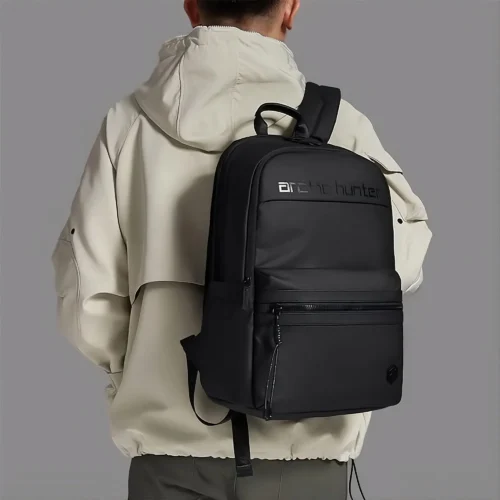 شنطة لابتوب Arctic Hunter B00536 مقاس 15.6 بوصة مقاومة للمياه والخدوش. تصميم فاخر وجيوب متعددة للحماية اليومية والتنقل بأفضل سعر في مصر!