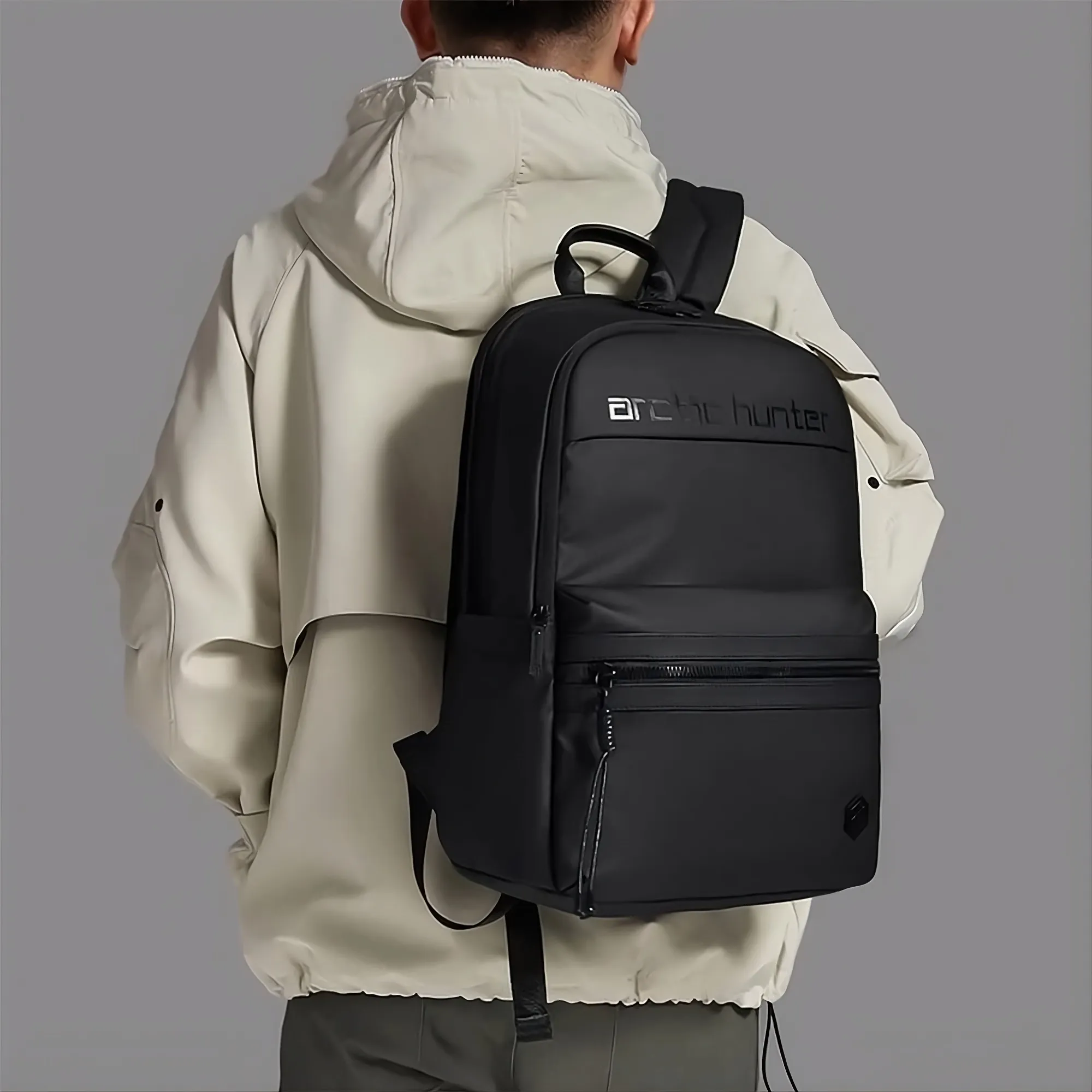 Arctic Hunter B00536 Premium Laptop Backpack Water/Scratch Resistant Daypack شنطة لابتوب فاخرة مقاومة لرذاذ الماء و الخدوش مثالية للإستعمال اليومي 10 شنطة لابتوب Arctic Hunter B00536 مقاس 15.6 بوصة مقاومة للمياه والخدوش. تصميم فاخر وجيوب متعددة للحماية اليومية والتنقل بأفضل سعر في مصر!