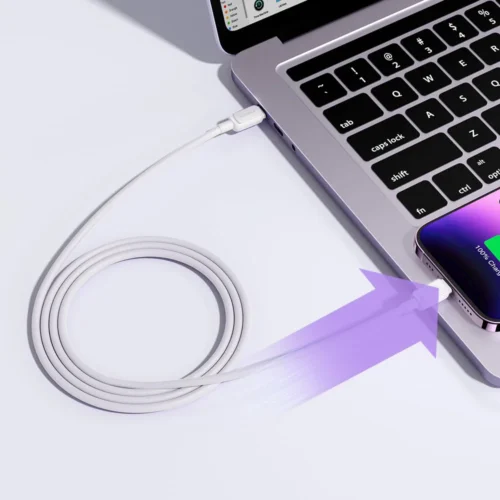 كابل الشحن السريع للآيفون من جويروم (Joyroom S-A14)شحن فائق السرعة بقدرة 30W PD، نقل بيانات آمن، وتصميم متين مقاوم للانثناء في مصريُعد كابل Joyroom S-A14 الحل المثالي لمستخدمي أجهزة آيفون وآيباد في السوق المصري الذين يبحثون عن أقصى سرعة شحن مع حماية كاملة لبطارية أجهزتهم الذكية. صُمم هذا الكابل خصيصاً ليتوافق مع شواحن Type-C Power Delivery (PD) الحديثة، ليمنحك قدرة شحن عالية تصل إلى 30 واط، مما يتيح لك شحن هاتفك الـ iPhone حتى 50% خلال 30 دقيقة فقط.يتميز الكابل بطول مثالي قدره 1.2 متر يمنحك حرية الحركة أثناء الشحن في المنزل أو المكتب، مع هيكل الخارجي المبتكر والمصنوع من مواد عالية المرونة والمتانة المقاومة للانثناء والقطع نتيجة الاستخدام اليومي المكثف. كما يوفر توصيلاً مستقراً لنقل البيانات والمستندات بين هواتف الآيفون وأجهزة أبل أو أجهزة الكمبيوتر المزودة بمنفذ Type-C بسرعة وسلاسة فائقة.لماذا تشتري كابل Joyroom S-A14؟ (Key Benefits)شحن فائق السرعة 30W PD (Power Delivery): يتيح لك الاستفادة من السرعة القصوى لشواحن الآيفون الحديثة، مع إمكانية شحن 50% من البطارية في حوالي 30 دقيقة.حماية كاملة لبطارية الأجهزة (Smart Chip Integration): مزود بشريحة ذكية تنظم تدفق التيار الكهربائي وتحمي الهاتف من الشحن الزائد والتغير المفاجئ في الفولتية.مرونة عالية ومقاومة للقطع (Anti-Bending Build): تصميم معزز عند طرفي التوصيل (Connectors) يمنع انكسار الكابل أو تلف السلك الداخلي مع كثرة اللف والانثناء.نقل بيانات سريع ومستقر (Data Sync): يدعم مزامنة ونقل الملفات والصور بين أجهزة iPhone/iPad والحاسوب بكفاءة عالية وبدون انقطاع.طول عملي 1.2 متر (Optimal Length): يوفر المسافة المناسبة للاستخدام المريح أثناء شحن الموبايل على المكتب أو بجوار السرير.المواصفات الفنية (Technical Specifications)الخاصيةالتفاصيل Technical Detailsالماركة (Brand)Joyroom (جويروم)الموديل (Model)S-A14نوع المنافذ (Connectors)Type-C to Lightningأقصى قدرة شحن (Max Power Output)حتى 30 واط (30W Power Delivery Support)طول الكابل (Cable Length)1.2 متر (1.2 Meters)الوظائف (Functions)الشحن السريع (Fast Charging) + نقل البيانات (Data Sync)المواد والملمس (Material)خامات PVC/TPE مرنة ومقاومة للانثناء والقطعالتوافق (Compatibility)هواتف iPhone (من iPhone 8 حتى iPhone 14 Pro Max), أجهزة iPad المزودة بـ Lightningالحالة والضمانجديد أصلي 100% مع ضمان محلي ضد عيوب التصنيعالأسئلة الشائعة (Frequently Asked Questions)1. هل يتوافق هذا الكابل مع الشاحن الأصلي للآيفون قدرة 20 واط أو 30 واط؟نعم، يعمل الكابل بطلاقة مع جميع شواحن رأس Type-C PD بقدرة 20W، 25W، 30W أو أكثر لشحن هواتف آيفون بأقصى سرعة ممكنة.2. هل يؤثر كابل Joyroom S-A14 على صحة بطارية الآيفون؟لا، الكابل مجهز بشريحة حماية ذكية لتنظيم الجهد الكهربائي وحماية البطارية من الحرارة العالية أو الشحن الزائد.احصل عليه الآن بأفضل سعر في مصر!اشحن آيفونك بأقصى سرعة واحمهِ من قطع الكابلات التقليدية! اطلب كابل Joyroom S-A14 30W اليوم عبر متجرنا واستمتع بأفضل أسعار اكسسوارات أبل الأصلية في مصر مع ضمان محلي وشحن سريع لجميع المحافظات.